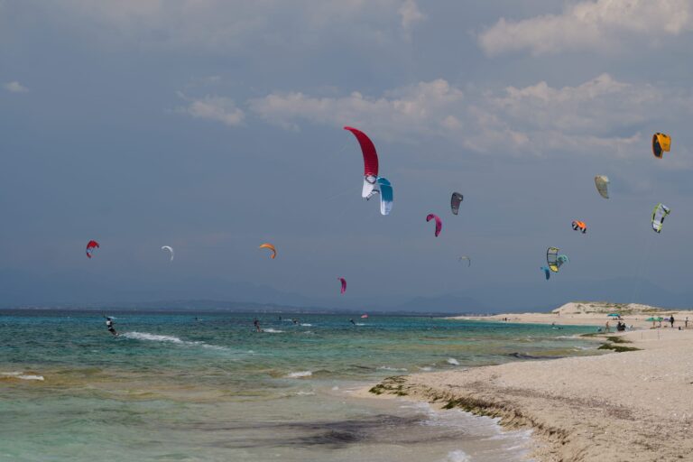 Přečtete si více ze článku Řecko na punk: hledání nových kitespotů, paragliding a roadtrip dodávkou až na Sicílii